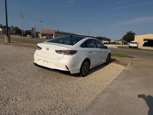Used 2019 Hyundai Sonata Limited w/ Ultimate Package 02 FWD image 4