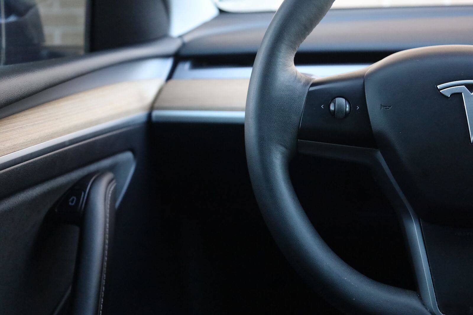 Used 2023 Tesla Model Y Long Range AWD/4WD image 32
