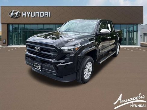 Used 2025 Toyota Tacoma SR RWD image 1