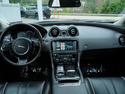 Used 2015 Jaguar XJ L Portfolio AWD/4WD image 52