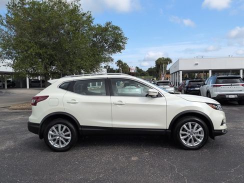 Certified 2020 Nissan Rogue Sport SV w/ Technology Package FWD image 3