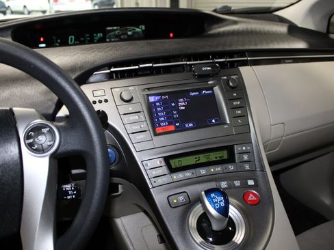 Used 2015 Toyota Prius Two FWD image 14