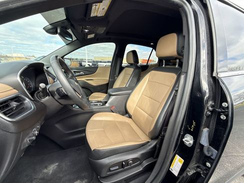 Used 2023 Chevrolet Equinox Premier image 12