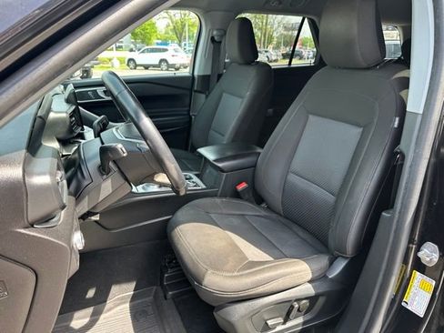Used 2022 Ford Explorer XLT AWD/4WD image 13
