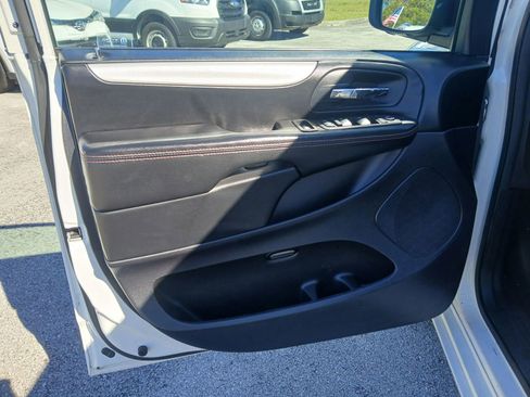 Used 2013 Dodge Grand Caravan R/T w/ Safety Sphere Group image 10