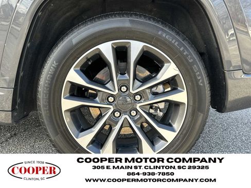 Used 2022 Jeep Grand Cherokee Overland w/ Advanced Protech Group III image 20