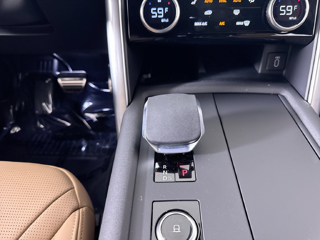 New 2026 Land Rover Discovery Limited Edition AWD/4WD image 18