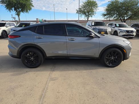 Used 2025 Buick Envista Sport Touring w/ Convenience I Package image 2