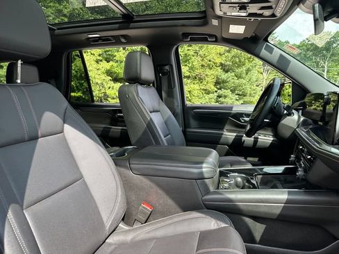 Used 2025 Chevrolet Tahoe RST w/ Comfort Package AWD/4WD image 19