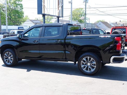 Used 2023 Chevrolet Silverado 1500 LT AWD/4WD image 2