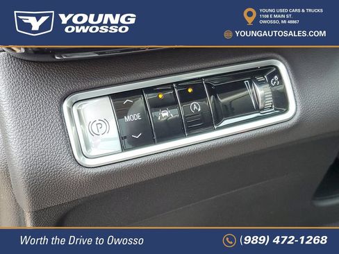 Used 2025 Buick Envision Avenir AWD/4WD image 10