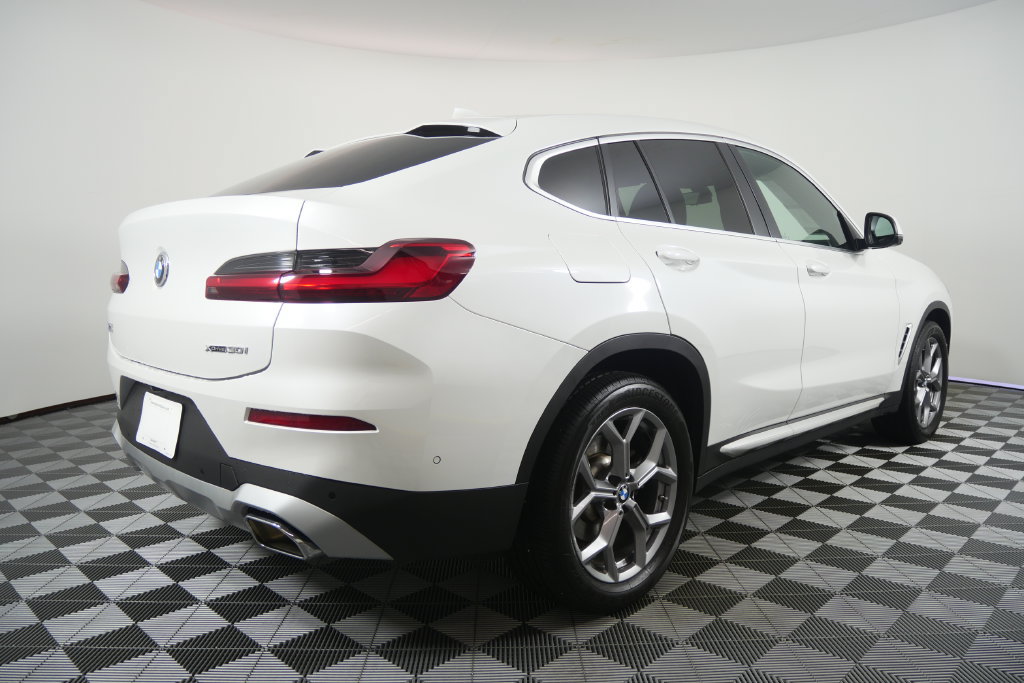 Certified 2025 BMW X4 xDrive30i w/ Premium Package AWD/4WD image 4