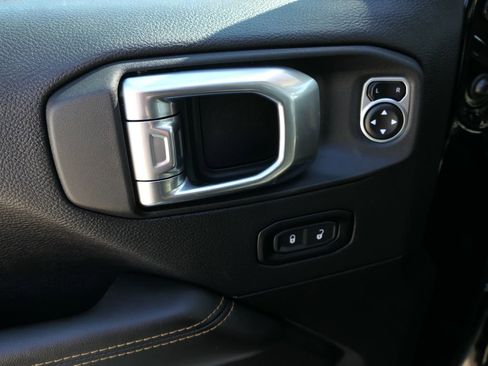 Used 2025 Jeep Wrangler Sahara 4xe image 15