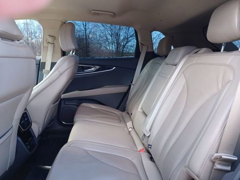 Used 2021 Lincoln Nautilus AWD w/ Equipment Group 101A image 31