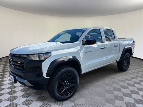 Used 2023 Chevrolet Colorado Trail Boss w/ Technology Package image 10