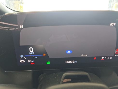 Used 2024 Chevrolet Equinox EV RS FWD image 4