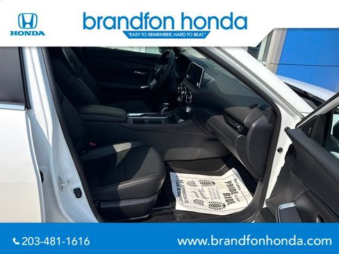 Used 2023 Nissan Sentra SR w/ SR Premium Package FWD image 27