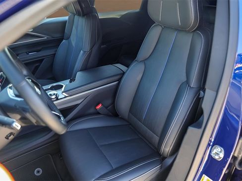 Certified 2025 Cadillac Lyriq Sport image 7
