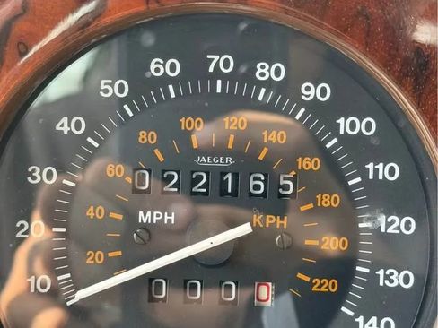 Used 1988 Rolls-Royce Silver Spur image 17