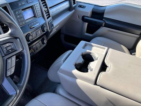 Used 2020 Ford F350 Lariat image 15