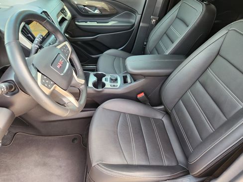 Used 2024 GMC Terrain Denali w/ Denali Premium Package image 11