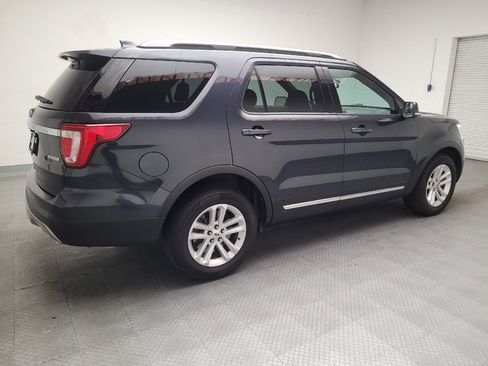 Used 2017 Ford Explorer XLT w/ Equipment Group 201A FWD image 10