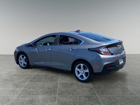 Used 2018 Chevrolet Volt LT w/ Comfort Package FWD image 3