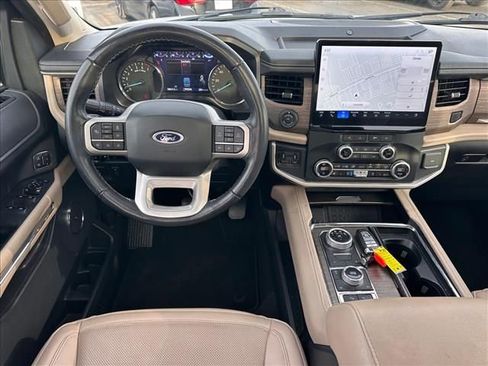 Used 2023 Ford Expedition Limited image 14