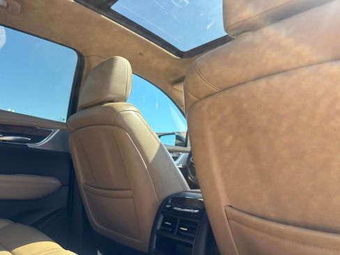 Used 2022 Cadillac XT5 Sportv w/ Platinum Package AWD/4WD image 28