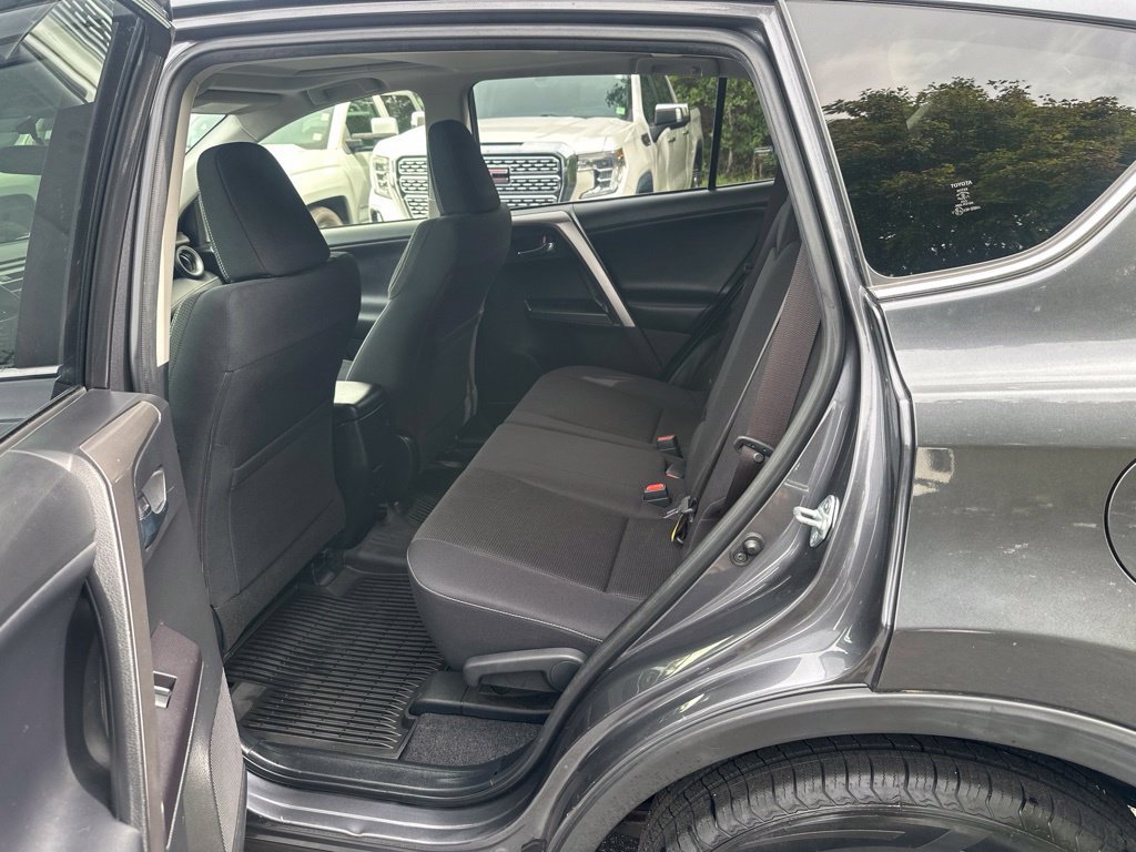 Used 2016 Toyota RAV4 XLE AWD/4WD image 28