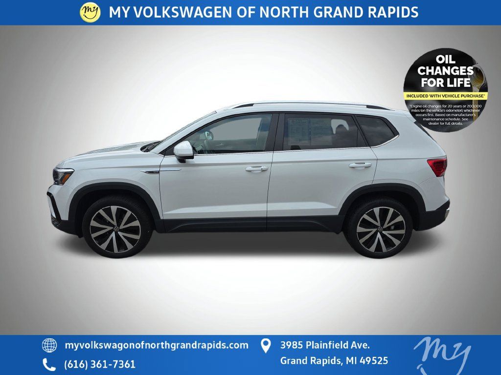 Used 2023 Volkswagen Taos SE FWD image 5
