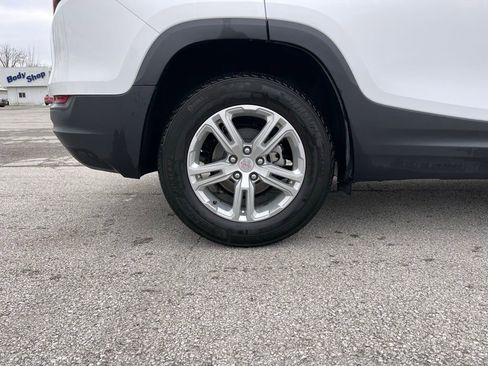 Used 2023 GMC Terrain SLE w/ Driver Convenience Package image 11