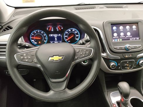 Used 2024 Chevrolet Equinox LS w/ Midnight Edition FWD image 22