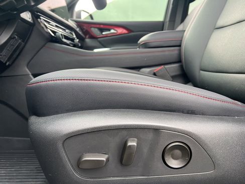 Used 2025 Chevrolet Traverse Z71 w/ Enhanced Driving Package image 10