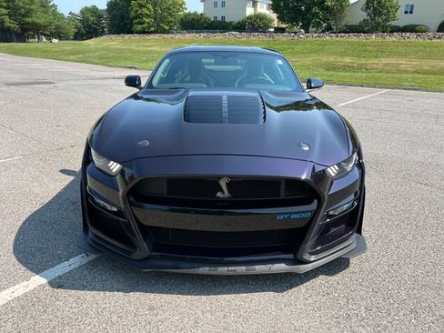 Used 2022 Ford Mustang Shelby GT500 w/ Carbon Fiber Track Pack RWD image 3