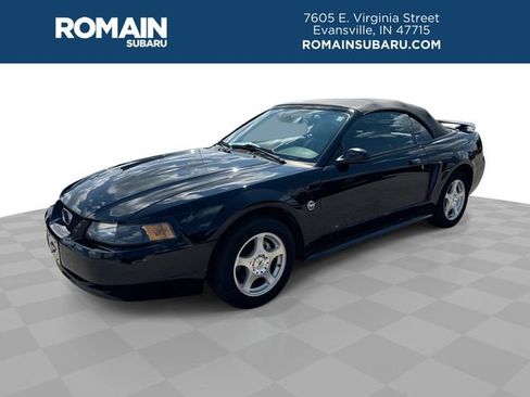 Used 2004 Ford Mustang Convertible RWD image 1