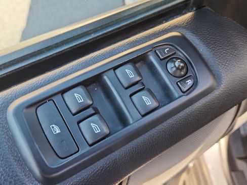 Used 2015 Land Rover LR4 image 8