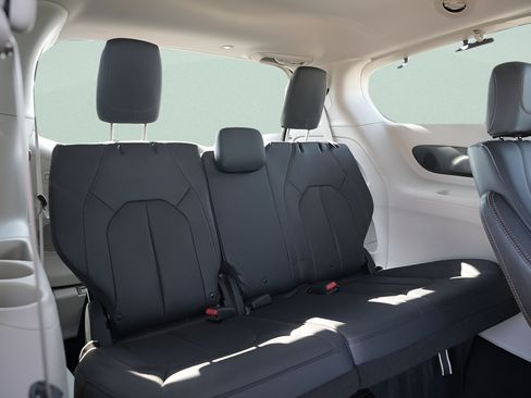 Used 2018 Chrysler Pacifica Touring-L w/ Advanced Safetytec Group FWD image 17