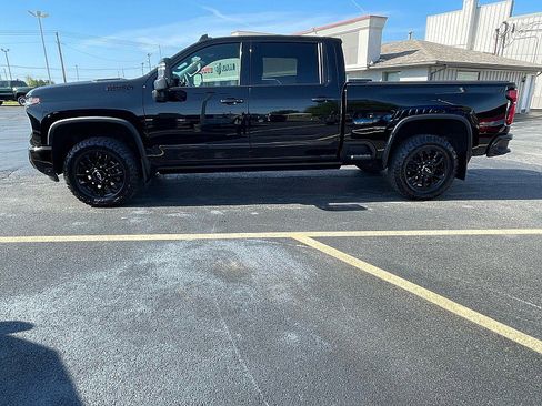 Used 2025 Chevrolet Silverado 2500 High Country w/ Midnight Edition AWD/4WD image 14