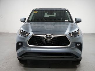 Used 2022 Toyota Highlander XLE video 2