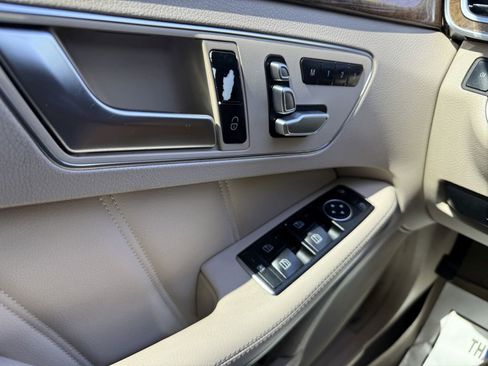 Used 2014 Mercedes-Benz E 350 Sedan image 34