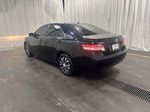 Used 2011 Toyota Camry LE FWD image 5
