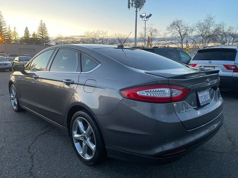 Used 2014 Ford Fusion SE image 4