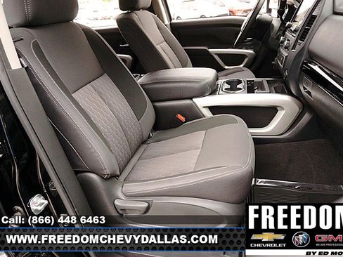 Used 2024 Nissan Titan SV w/ SV Convenience Package image 11