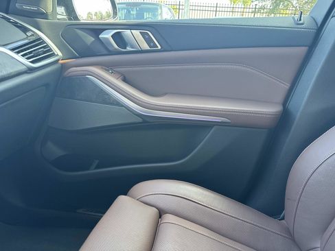 Used 2022 BMW X5 M50i w/ Executive Package image 24