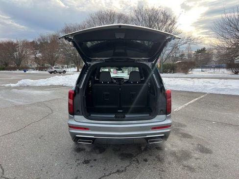 Used 2025 Cadillac XT6 Premium Luxury image 27