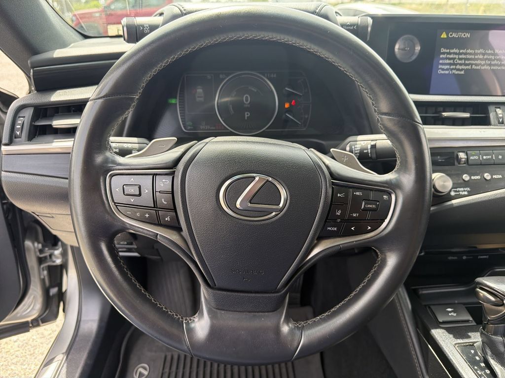Used 2021 Lexus ES 300h FWD image 11