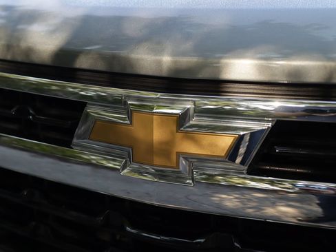 Used 2023 Chevrolet Silverado 1500 LT AWD/4WD image 31