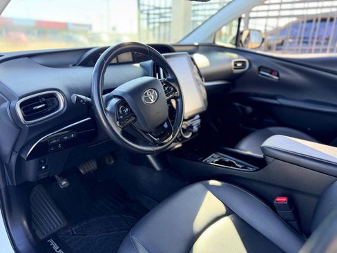 Used 2020 Toyota Prius Prime LE image 18