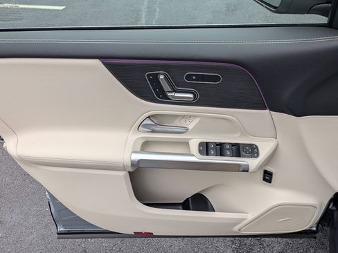 New 2026 Mercedes-Benz GLB 250 image 14